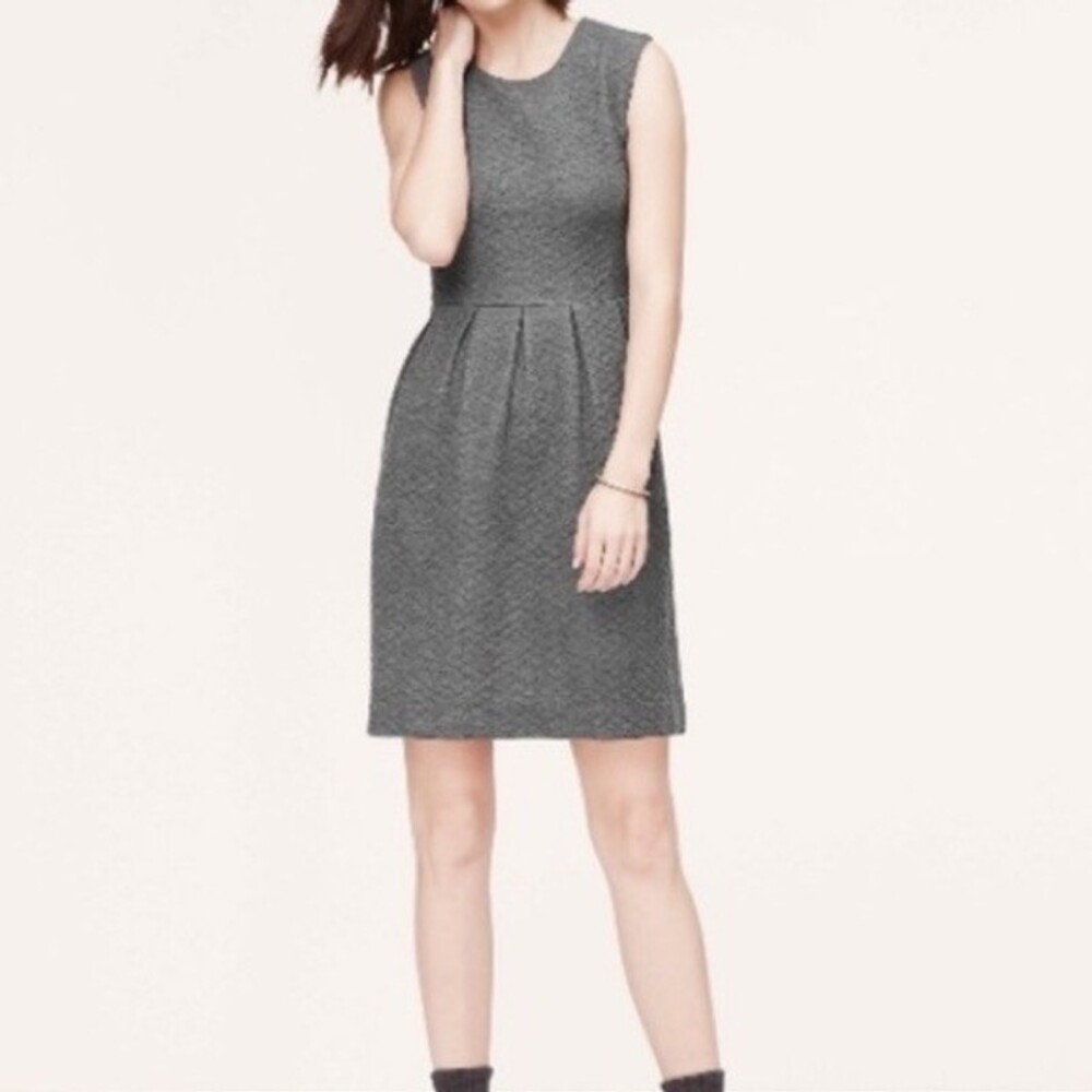 Ann Taylor Loft Women's Size 6P Gray Quilted Pleated Skirt Sleeveless Dress NWT